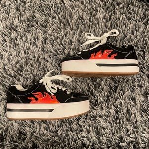 Delias flame platform sneakers